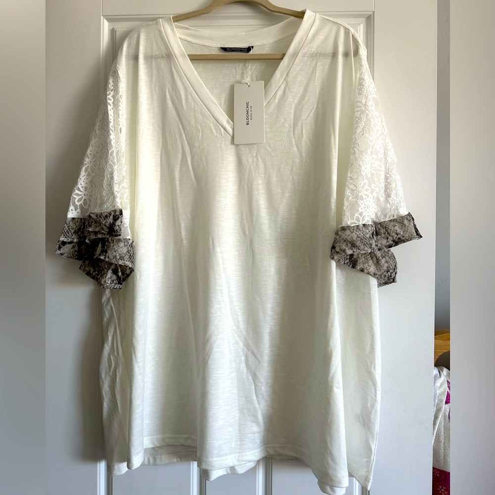 Women’s plus size BloomChic short sleeve top 26W